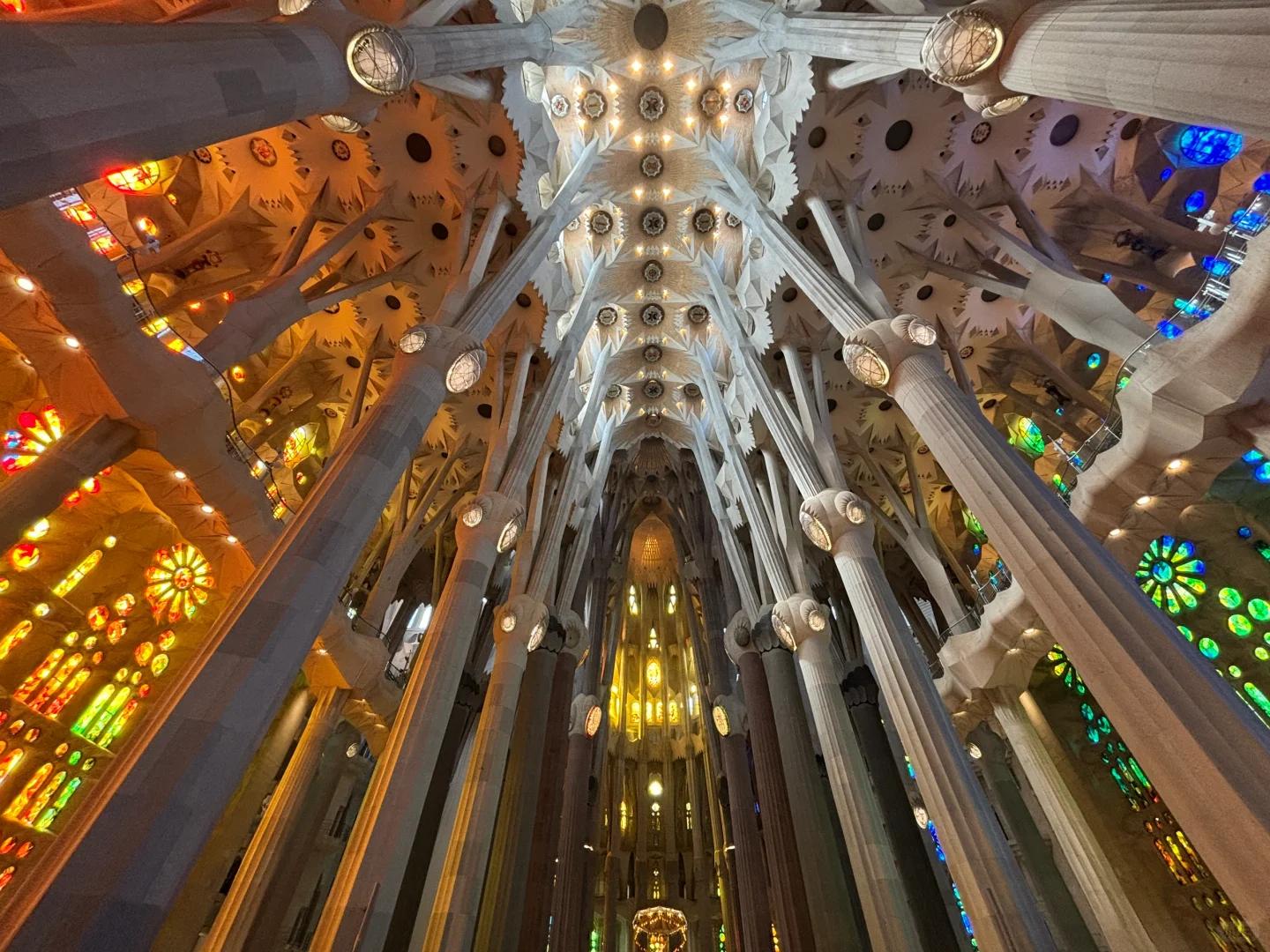 巴塞罗那圣家堂的震撼太难用言语表达了！
