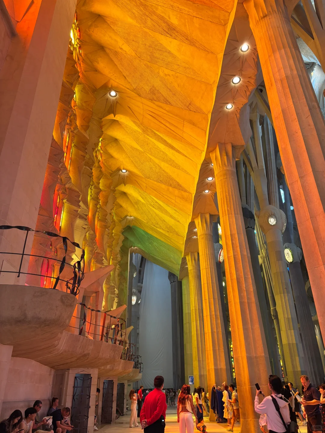 巴塞罗那圣家堂的震撼太难用言语表达了！