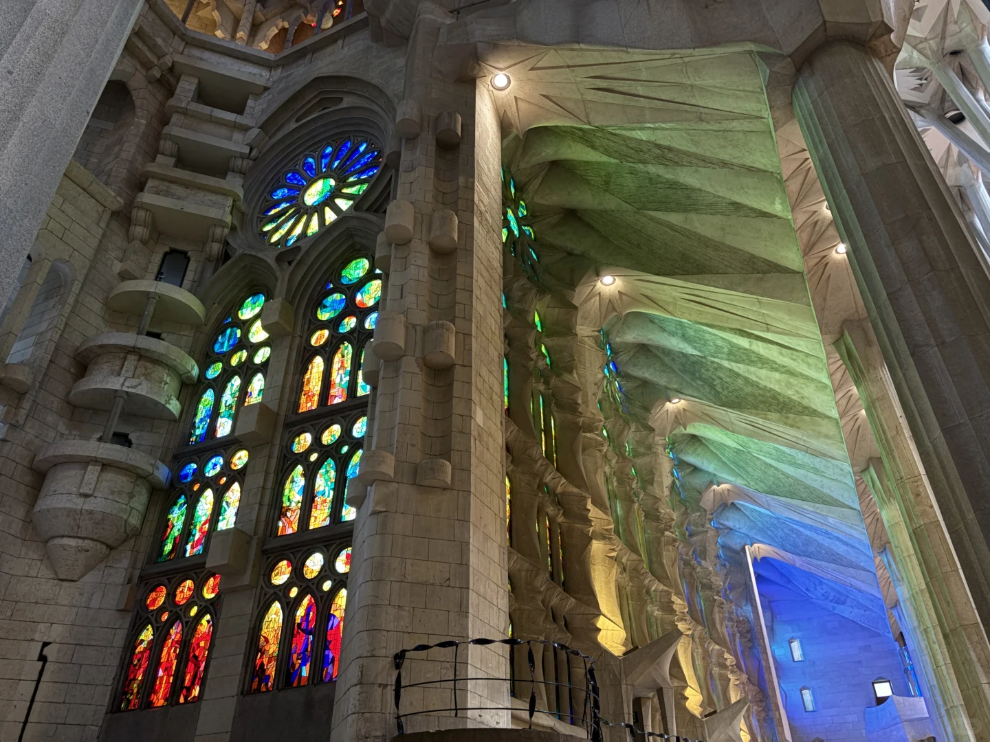 巴塞罗那圣家堂的震撼太难用言语表达了！