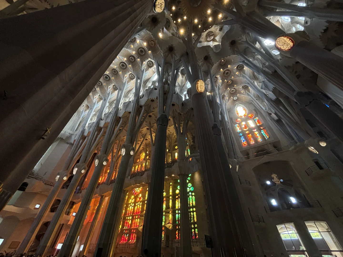 巴塞罗那圣家堂的震撼太难用言语表达了！