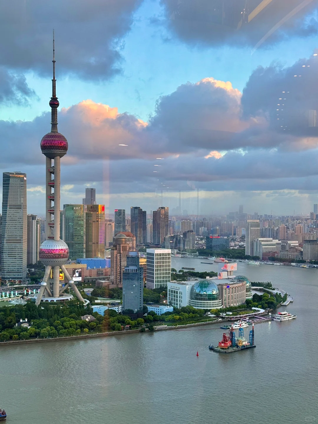 本以为外滩已经够美了，直到去了………….