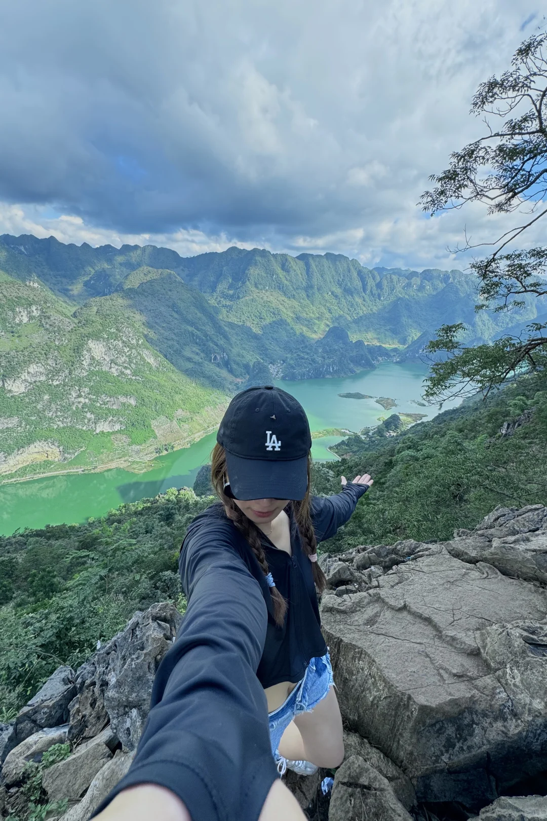 张馨予太会找了！浩坤湖真的绝美！（附攻略）