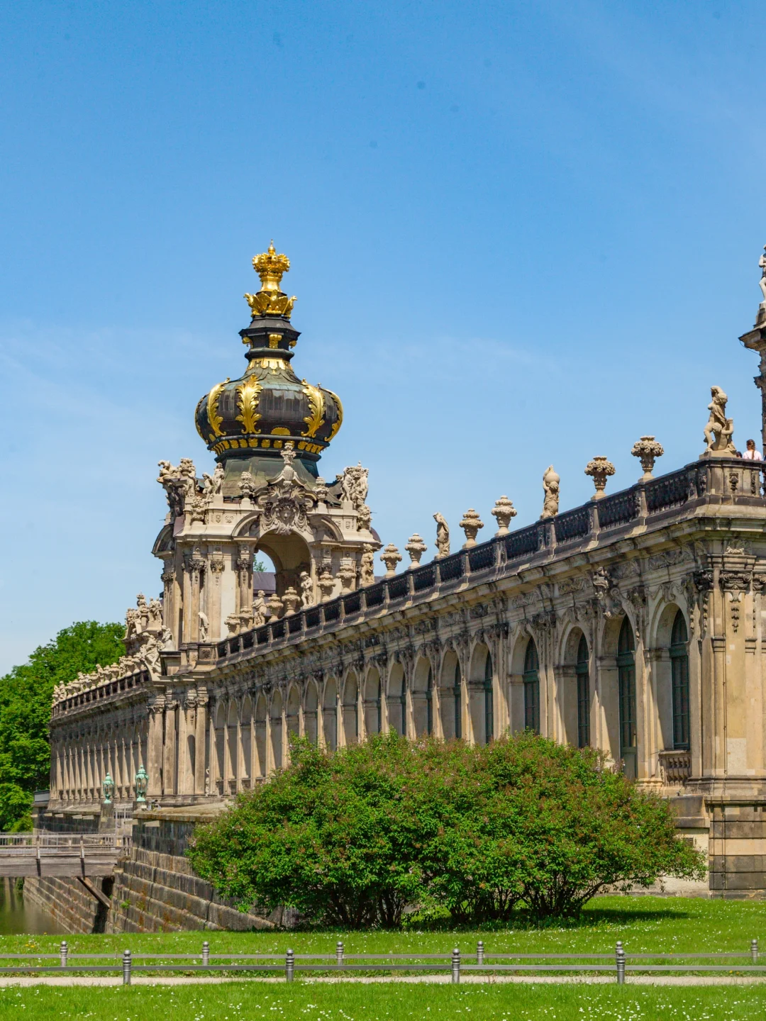 朋友圈被问疯了……没想到我真出国了