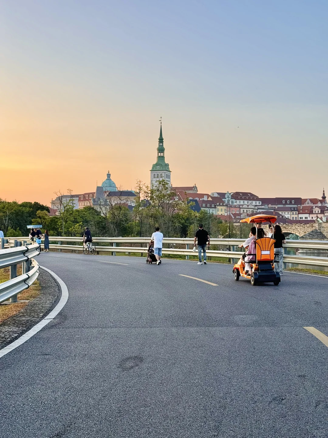 live 图的意义 晴天的松山湖值得来一万次.