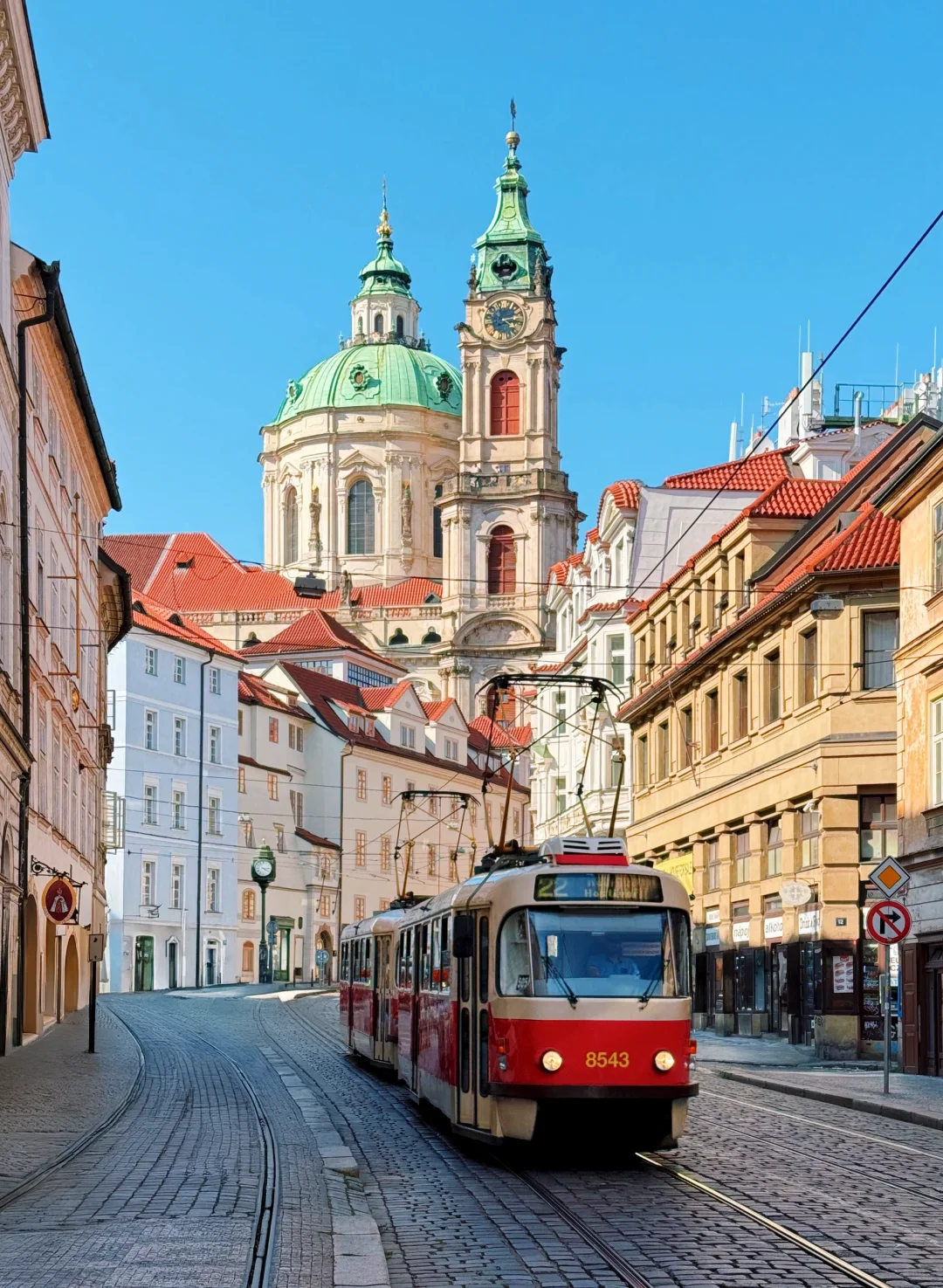 复古却不失趣味的布拉格 🇨🇿🏰✨