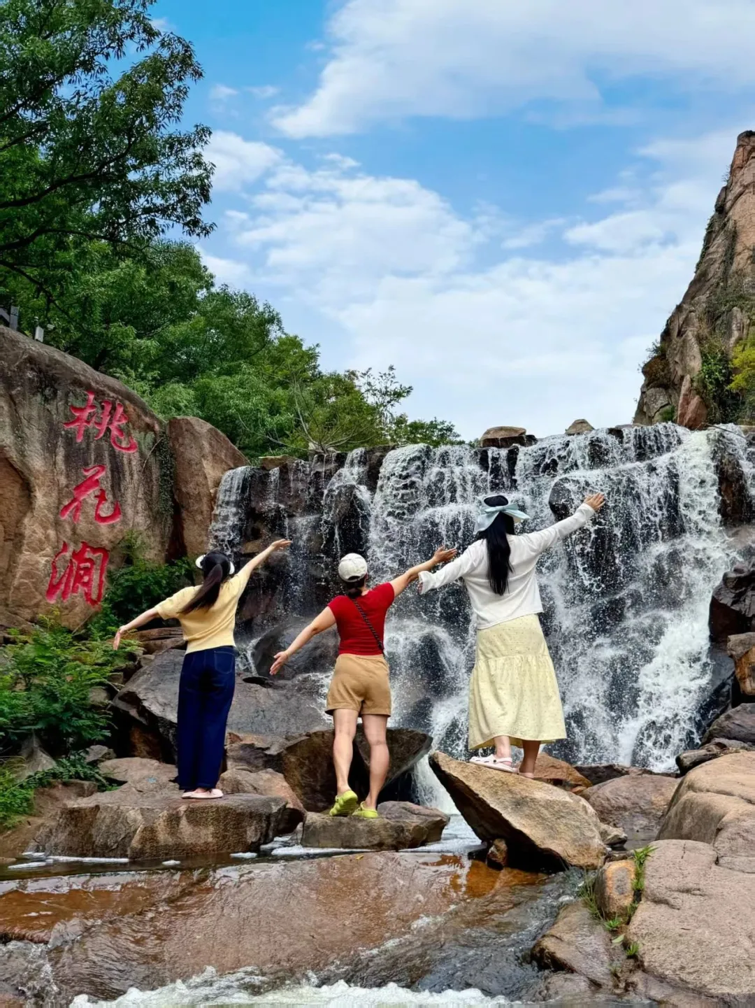 连云港小众玩水地！山涧溯溪+古岩画探秘