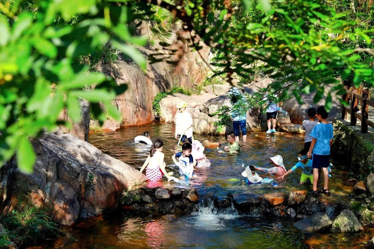 连云港小众玩水地！山涧溯溪+古岩画探秘