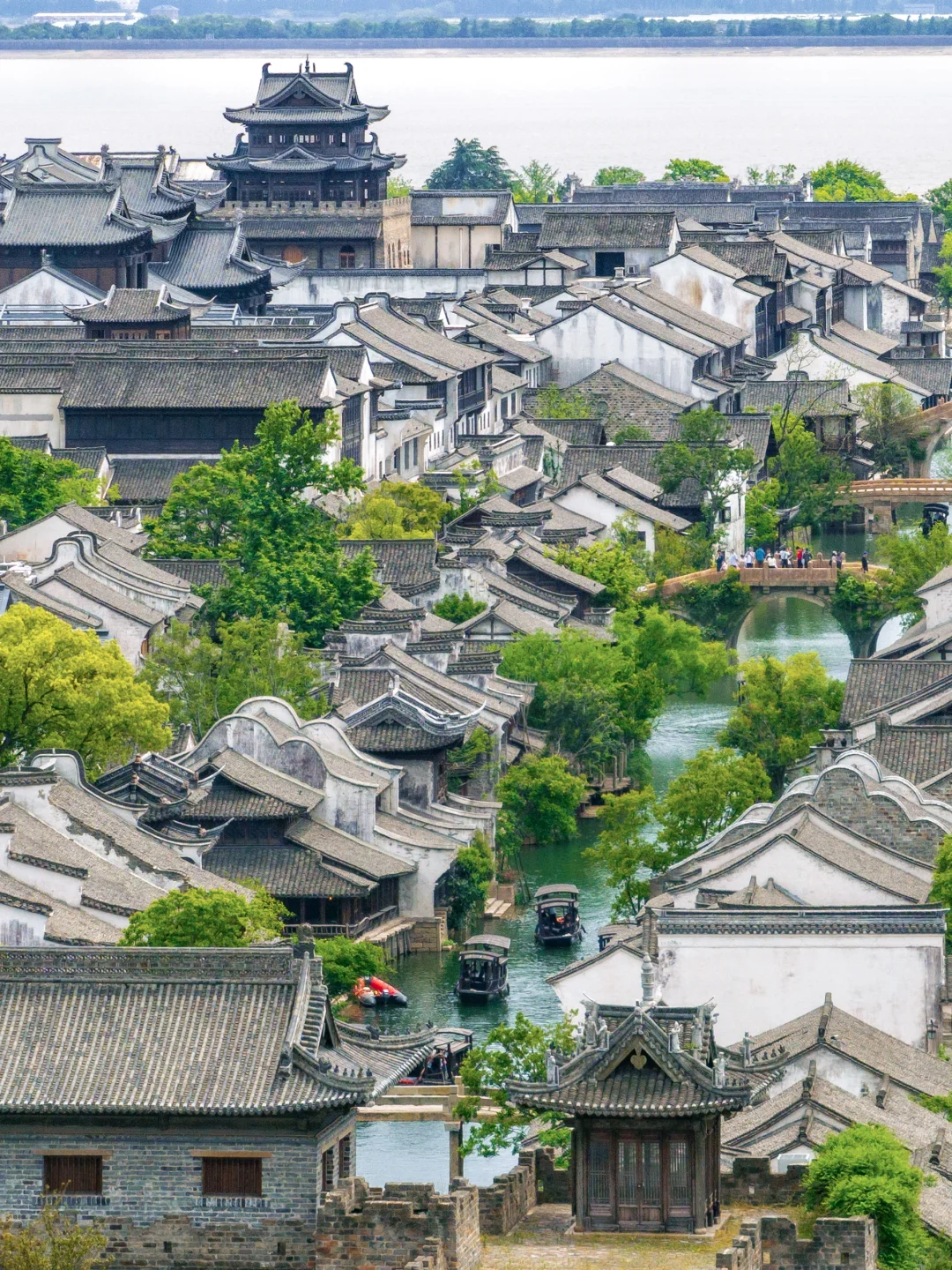 你完全想不到可以用“潮流”形容一个古城🎼