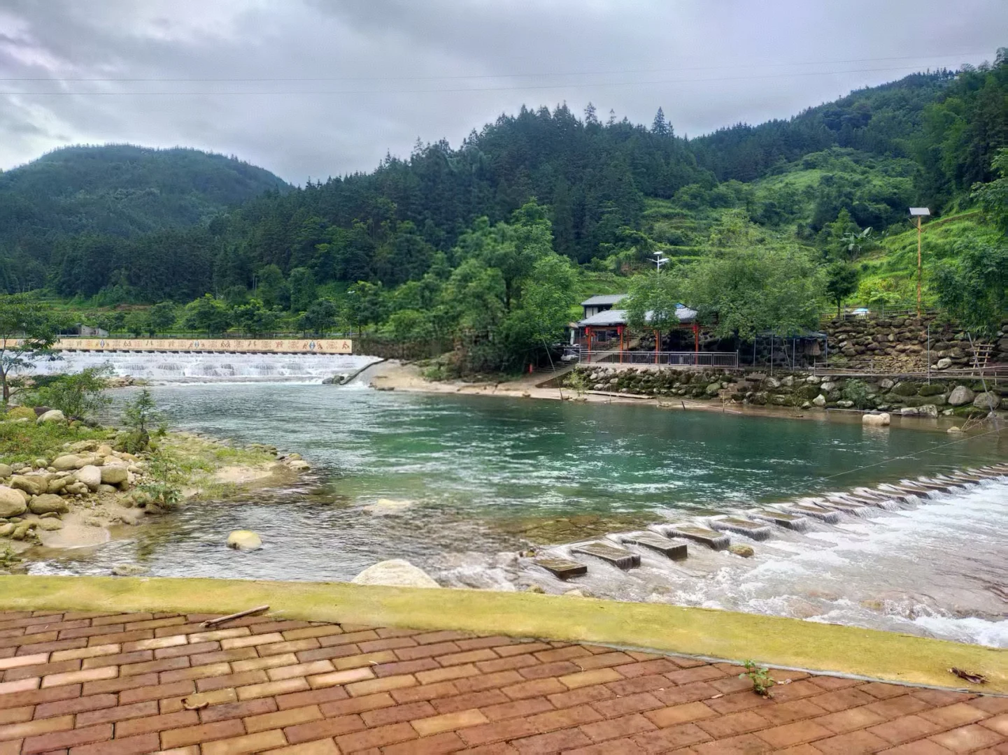 香粉乡“果冻水”封神了！美到想私藏！