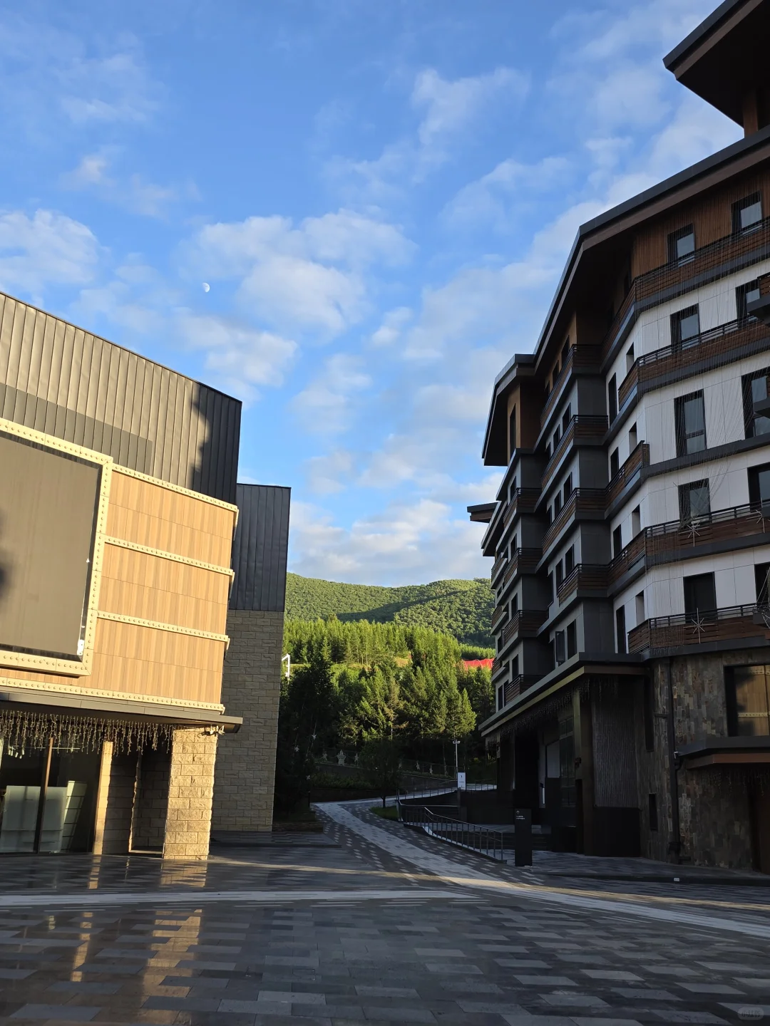 热怕了的牛马已回，崇礼避暑小镇怎么选？