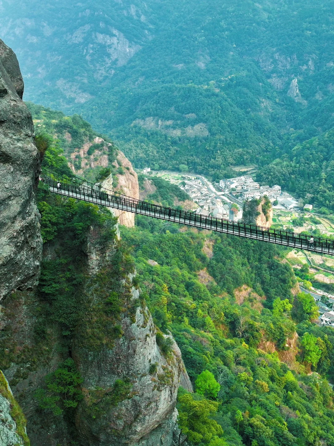 我很少用震撼来形容一座山！！