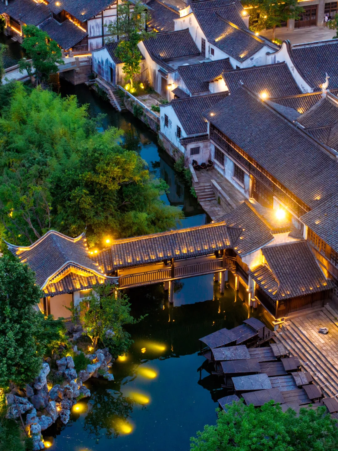 你完全想不到可以用“潮流”形容一个古城🎼