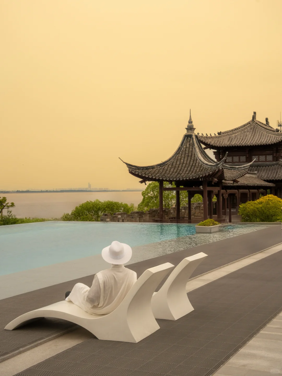 你完全想不到可以用“潮流”形容一个古城🎼