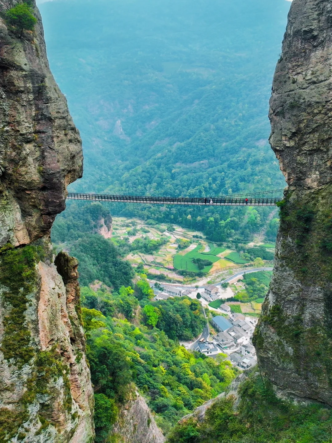 我很少用震撼来形容一座山！！