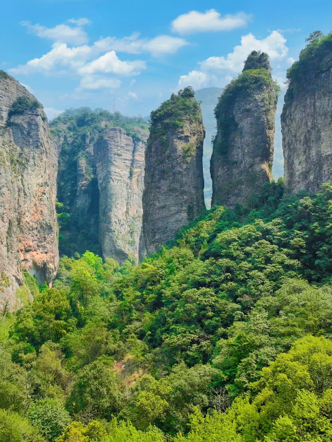 我很少用震撼来形容一座山！！