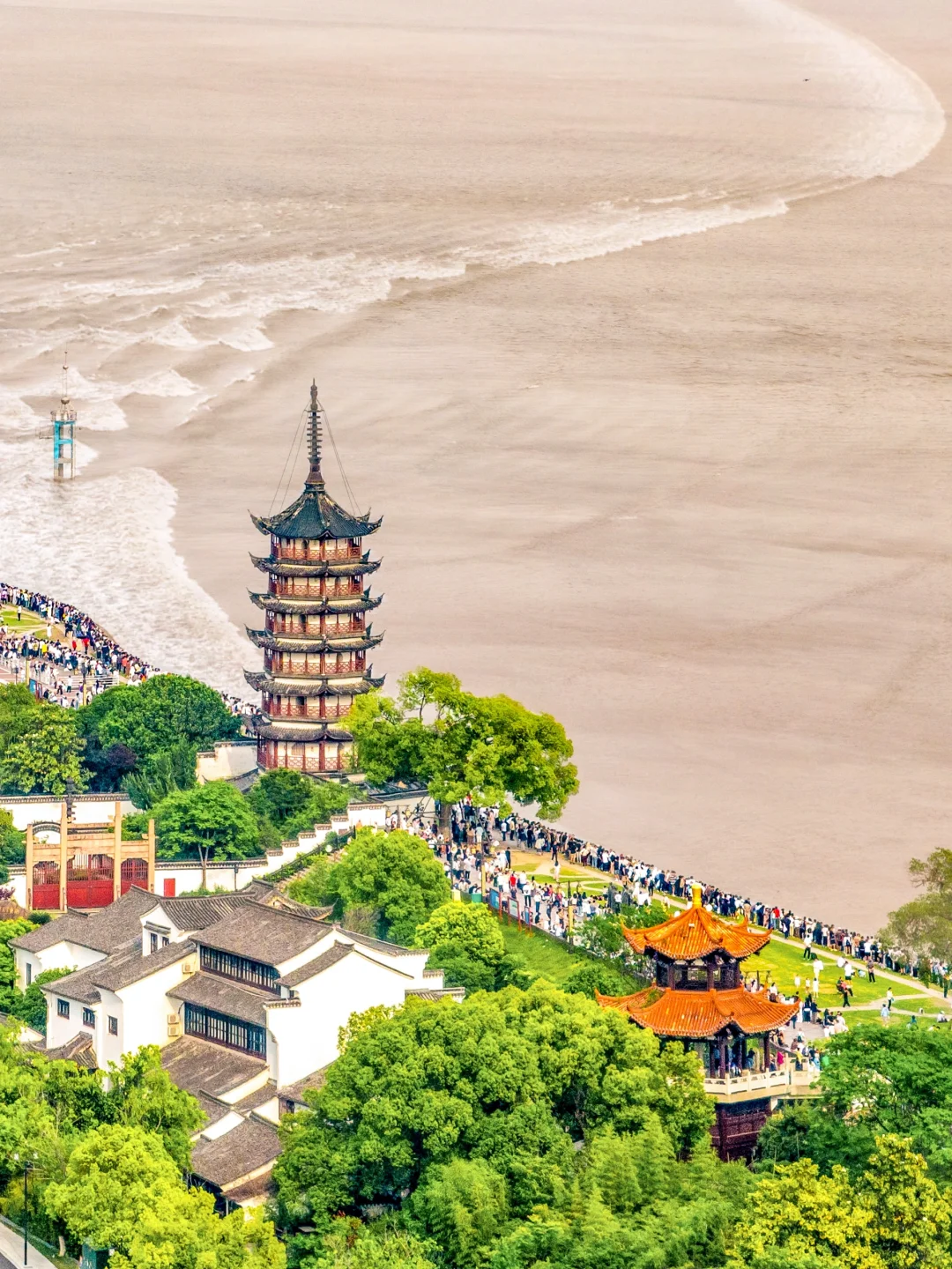 你完全想不到可以用“潮流”形容一个古城🎼