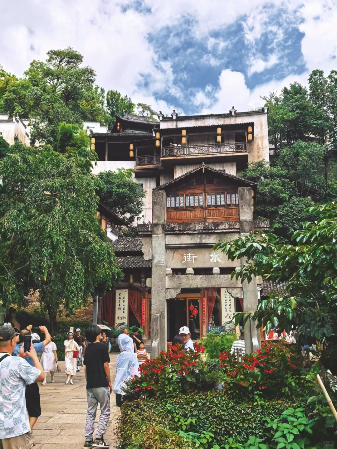 来婺源篁岭了！人要晒晕了！📸机位分享