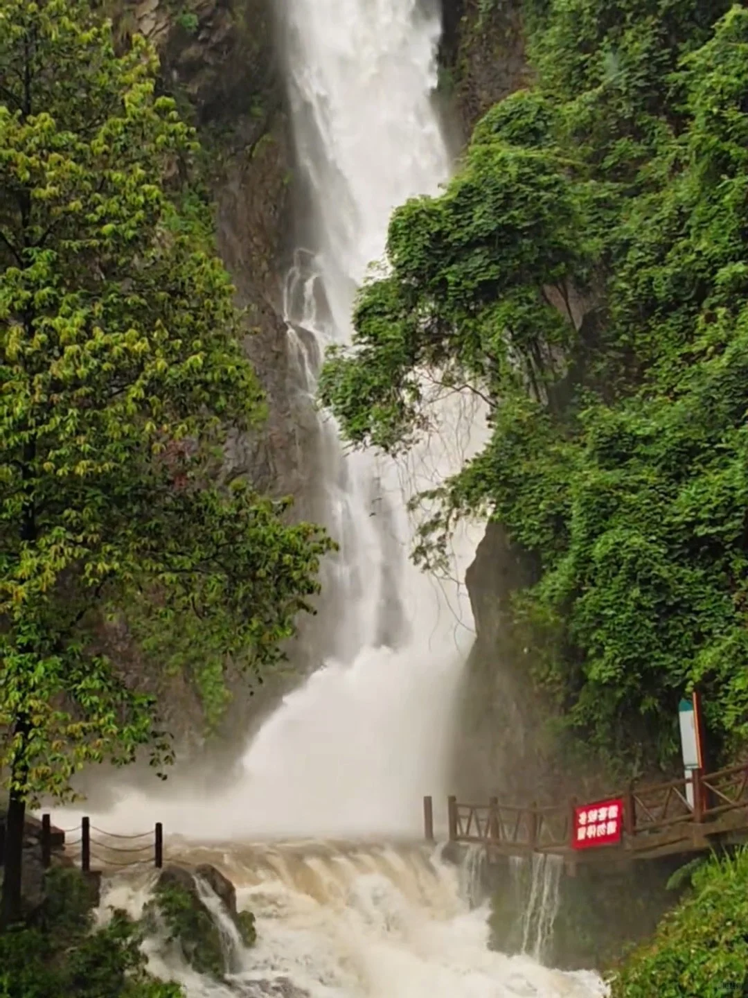 📍金华｜（暴）雨中的瀑布总要来看一下吧