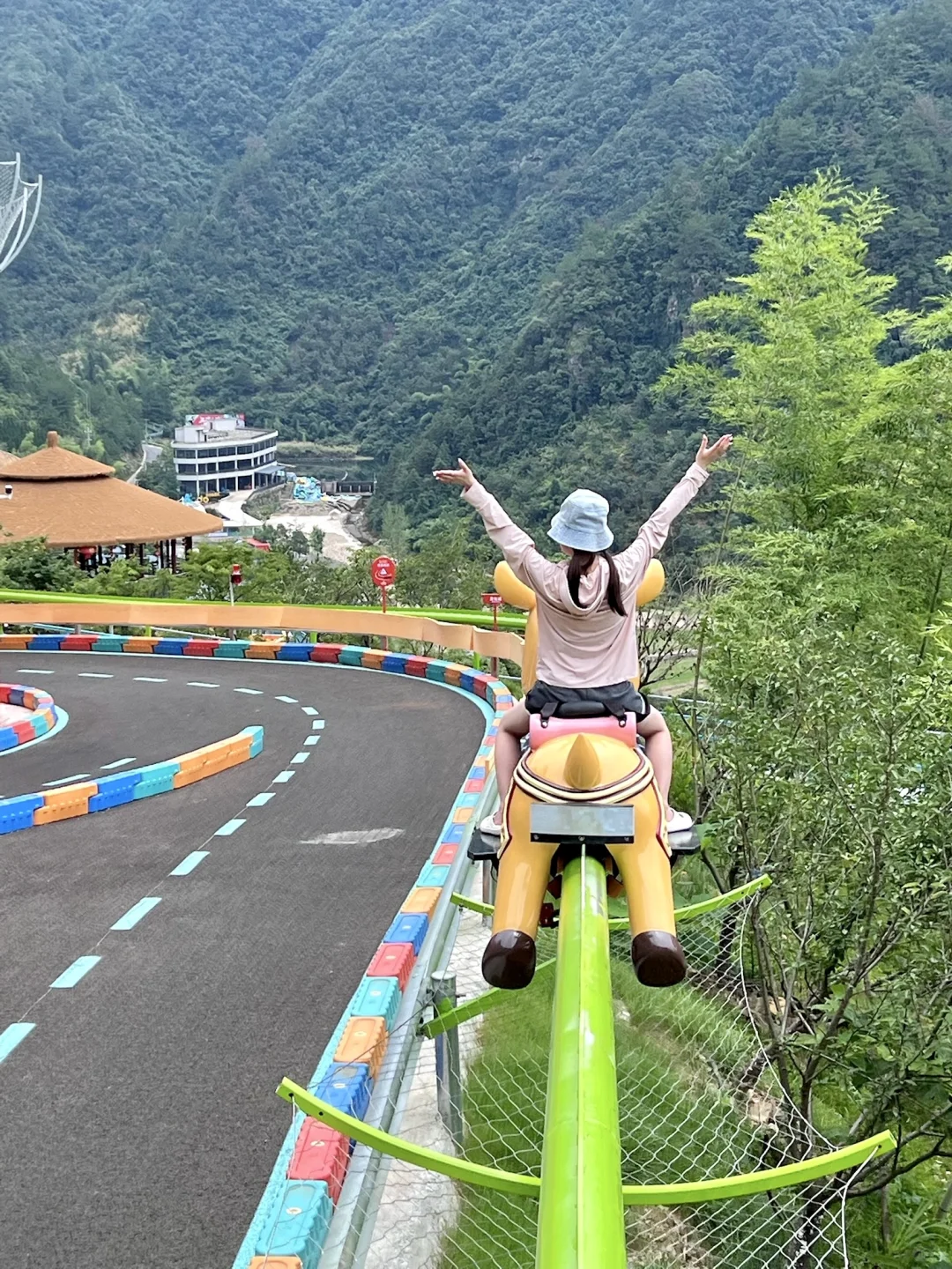 朋友圈问疯了！！都以为我去国外度假了🤣🌲