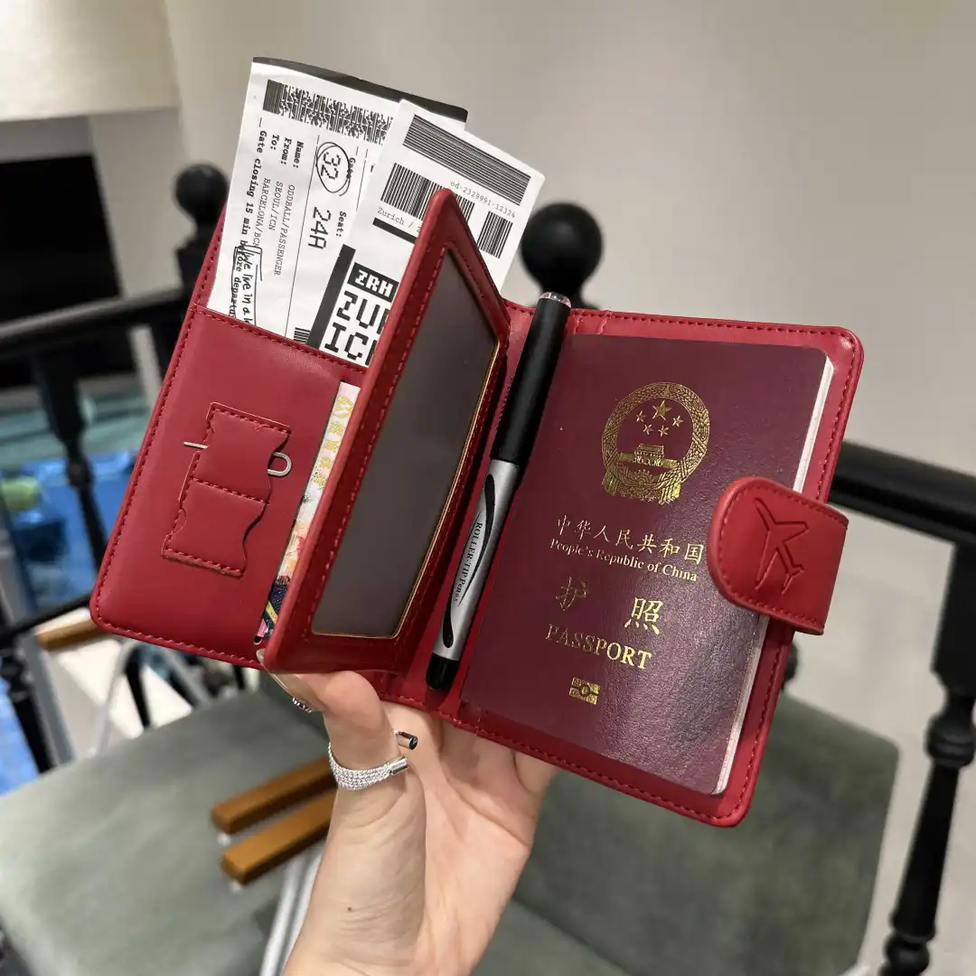 简约小众波多尔红护照夹多功能皮质出国旅行