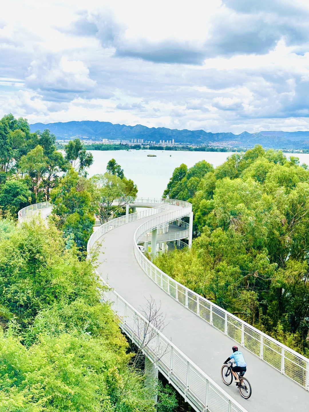 给昆明多留一天简直惊为天人！攻略丝滑哭了
