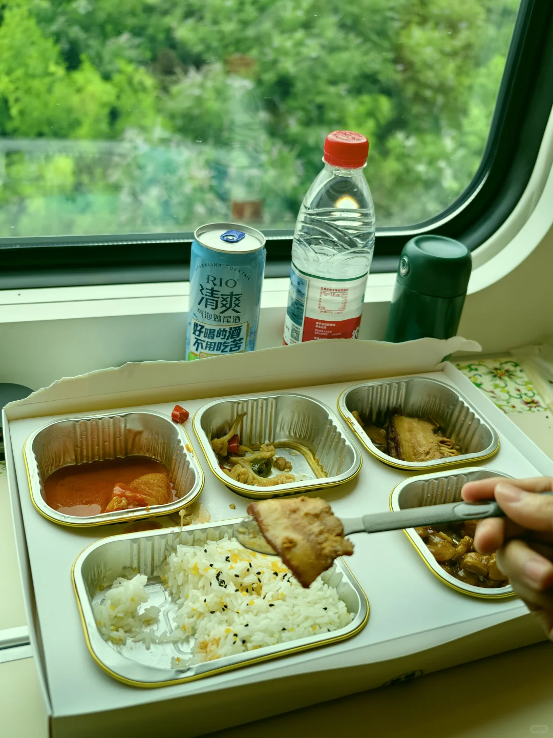 就在国内，我翘首以盼的全景列车终于出现