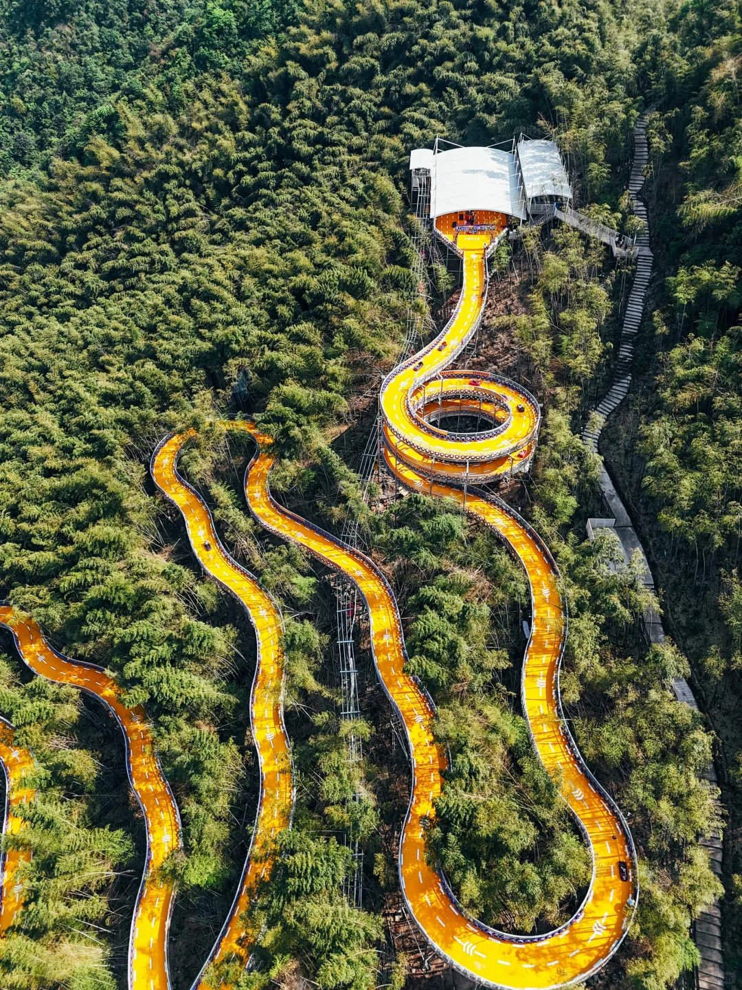 发朋友圈被问疯❓都以为我去了瑞士和冰岛