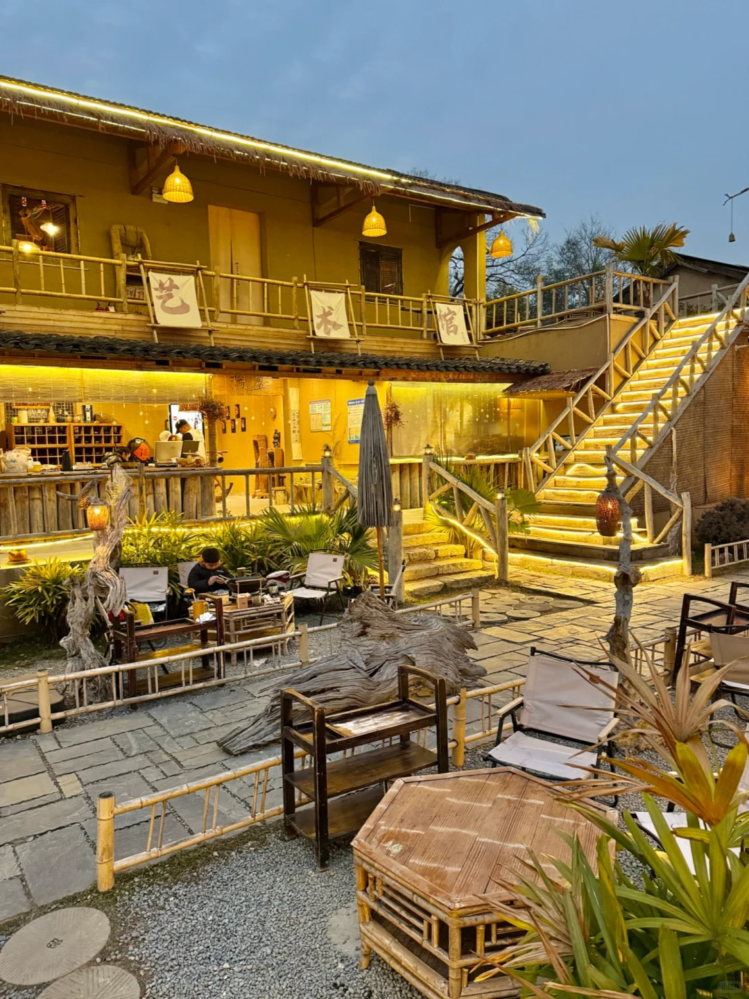 武汉东湖被严重低估的游玩路线！巨美人少！