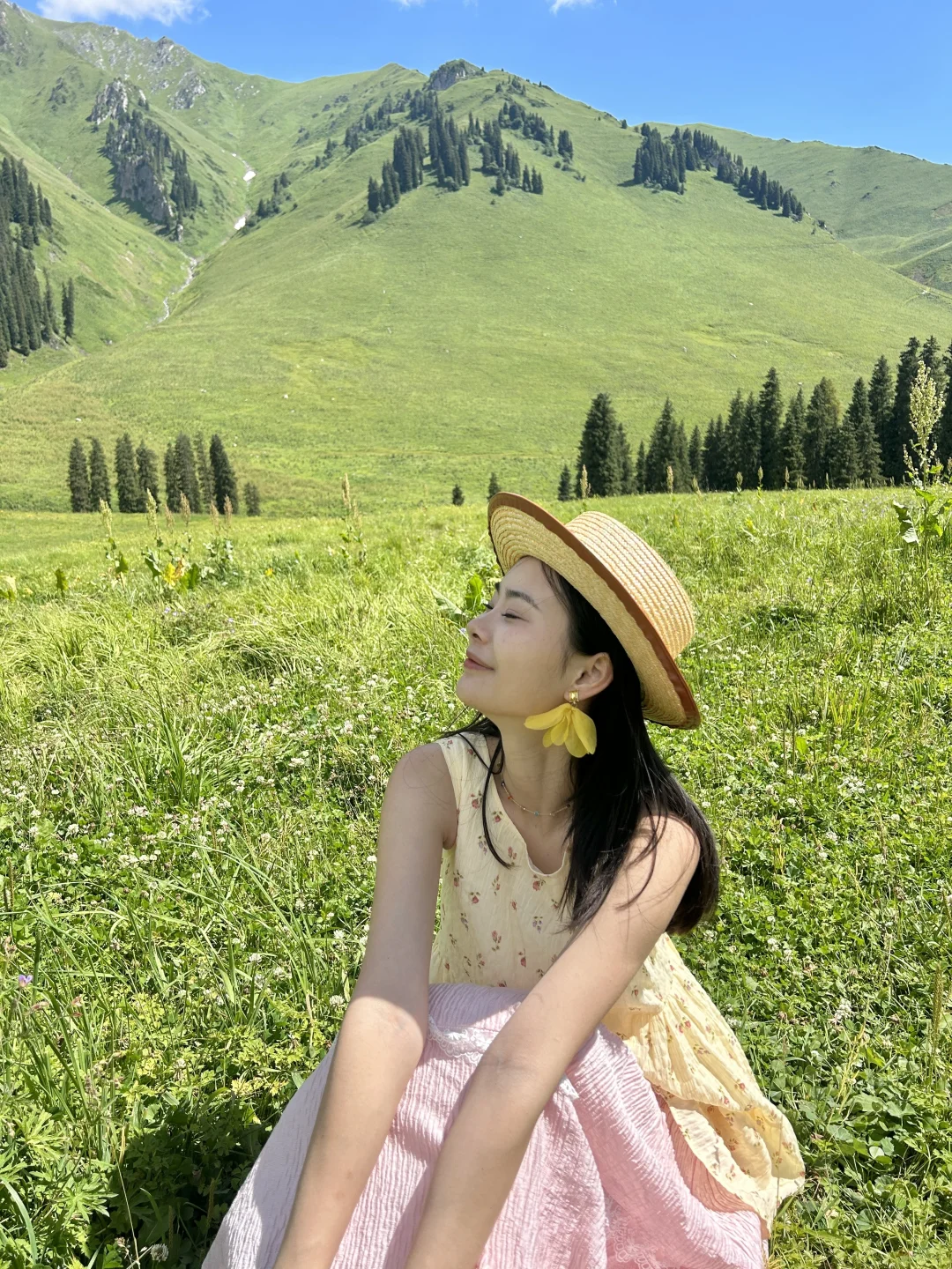 新疆人少景绝的孟克特古道💚