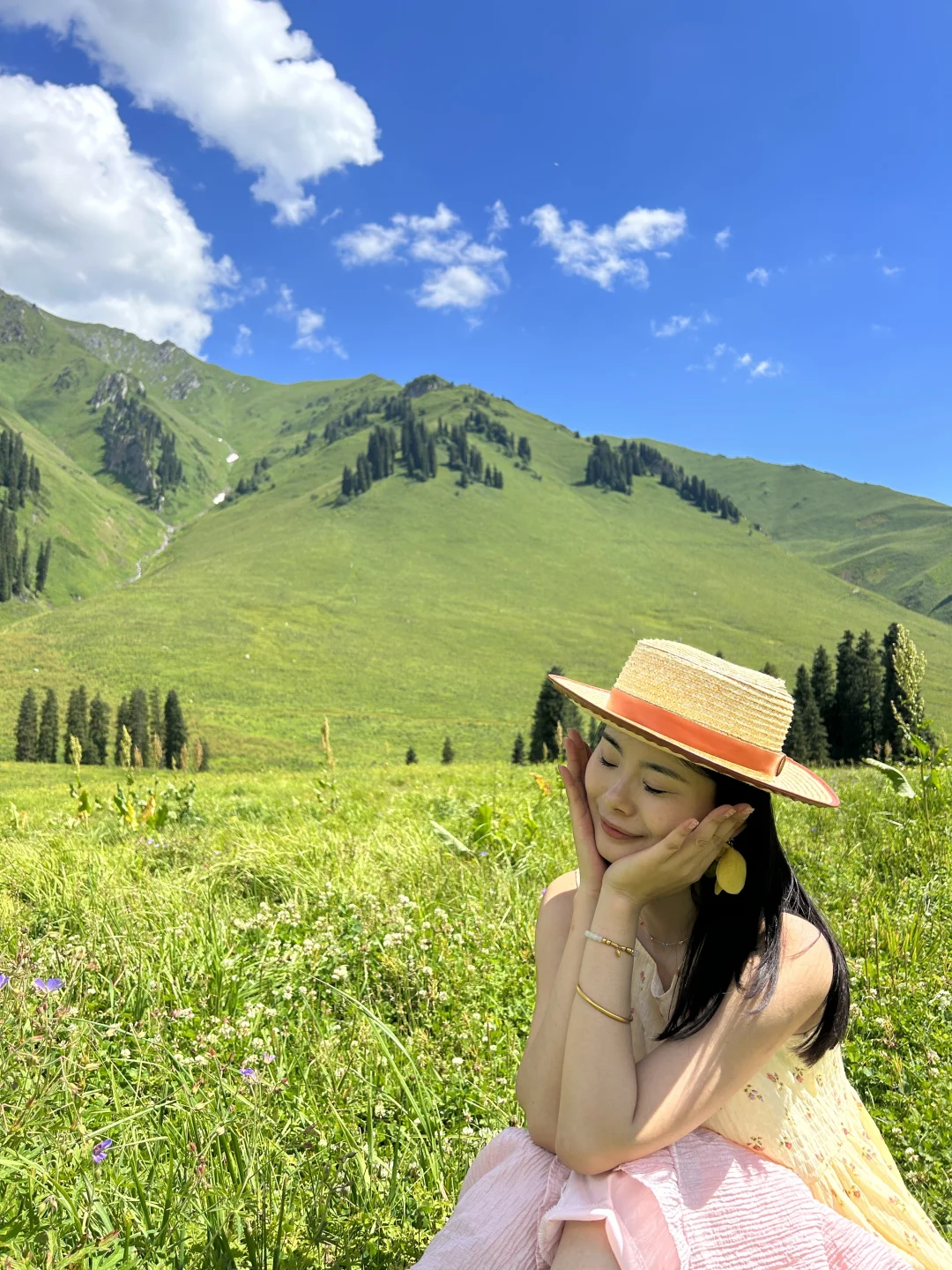 新疆人少景绝的孟克特古道💚