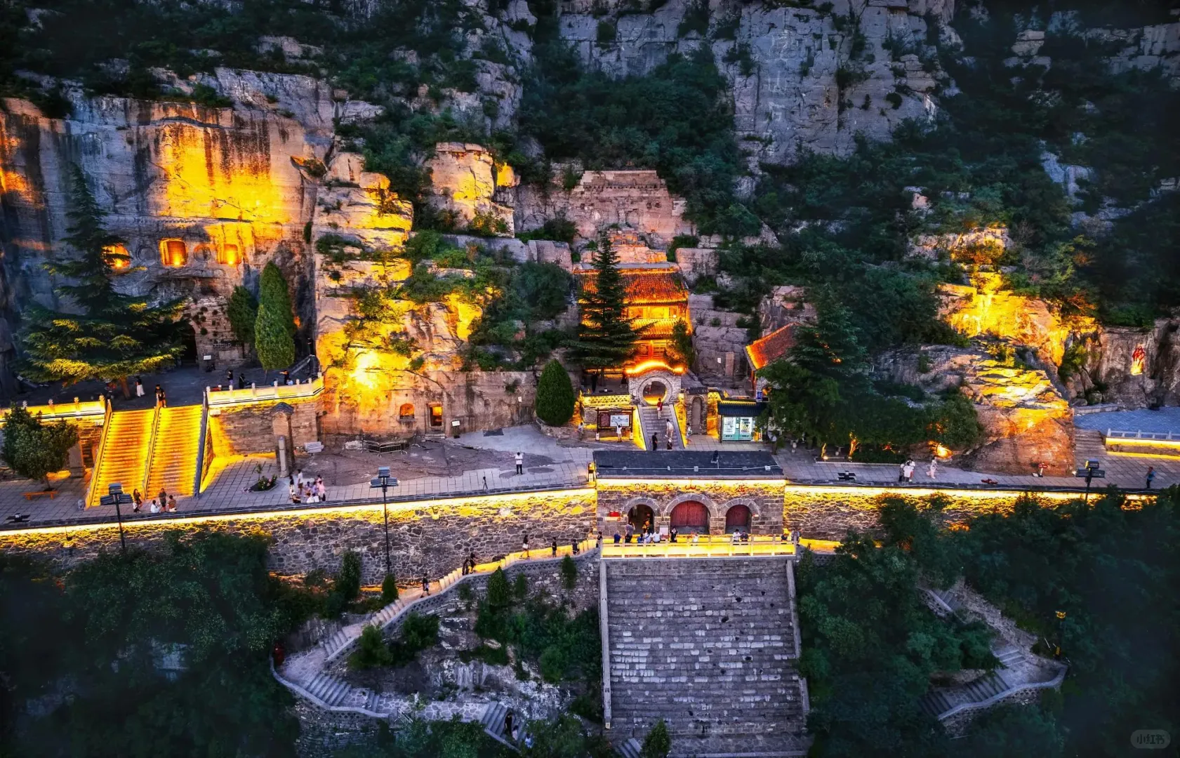 皇家石窟联动，响堂山石窟暑期大放“价”