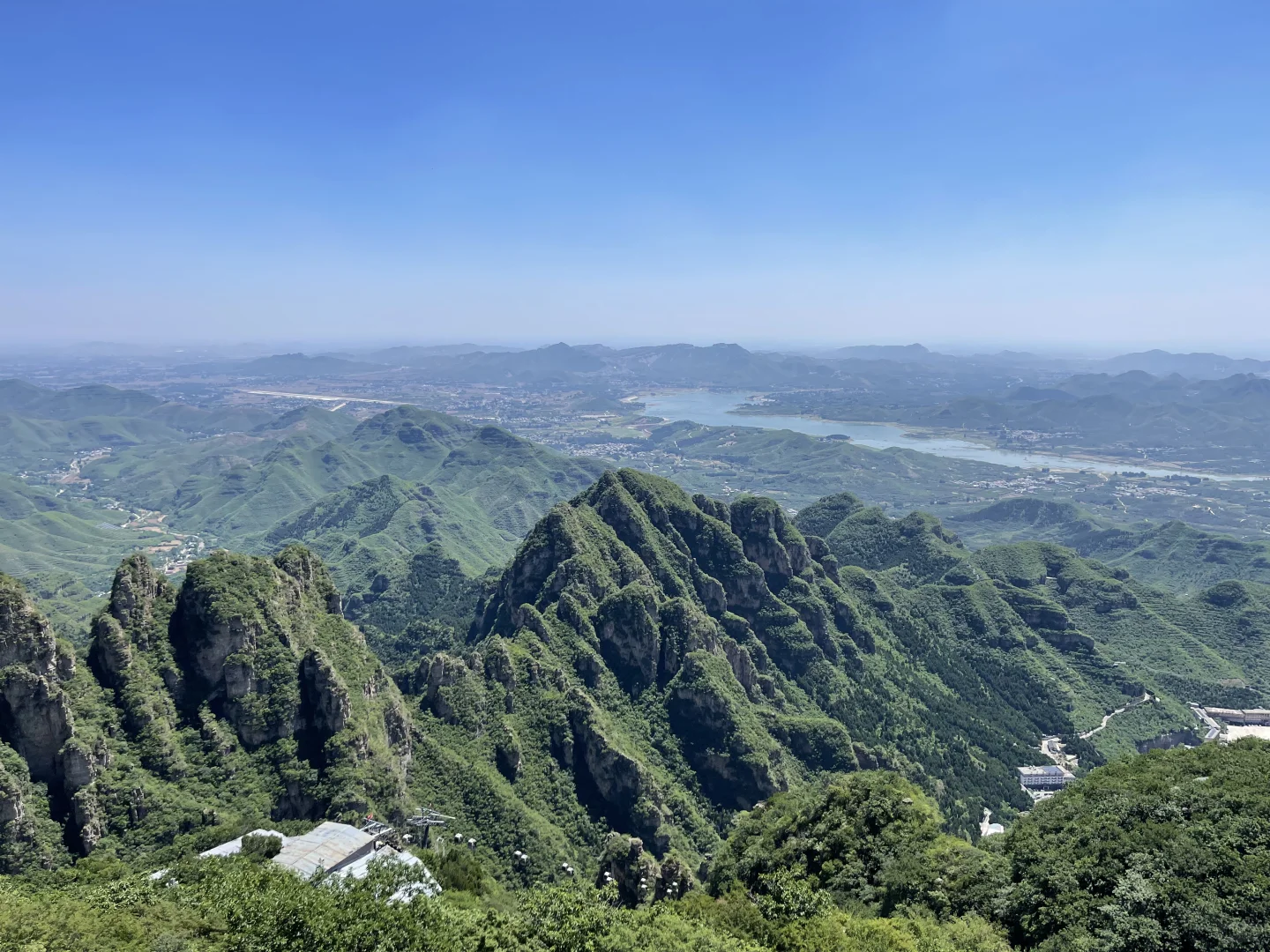 山顶的风景总是值得期待