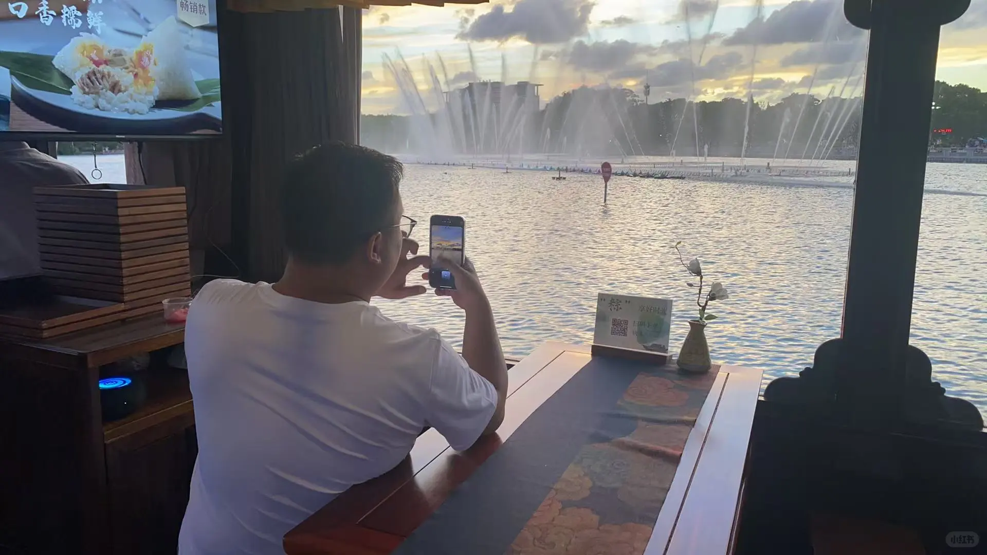 嘉兴南湖的晚霞和喷泉我都要