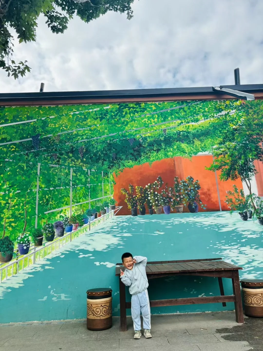 报的新疆游无界旅行社的亲子团,已经走了一