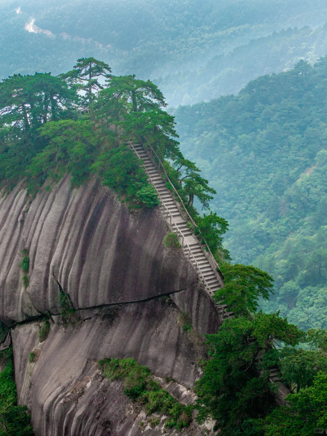 今年爬过最震撼的山‼️我很怕它火😭