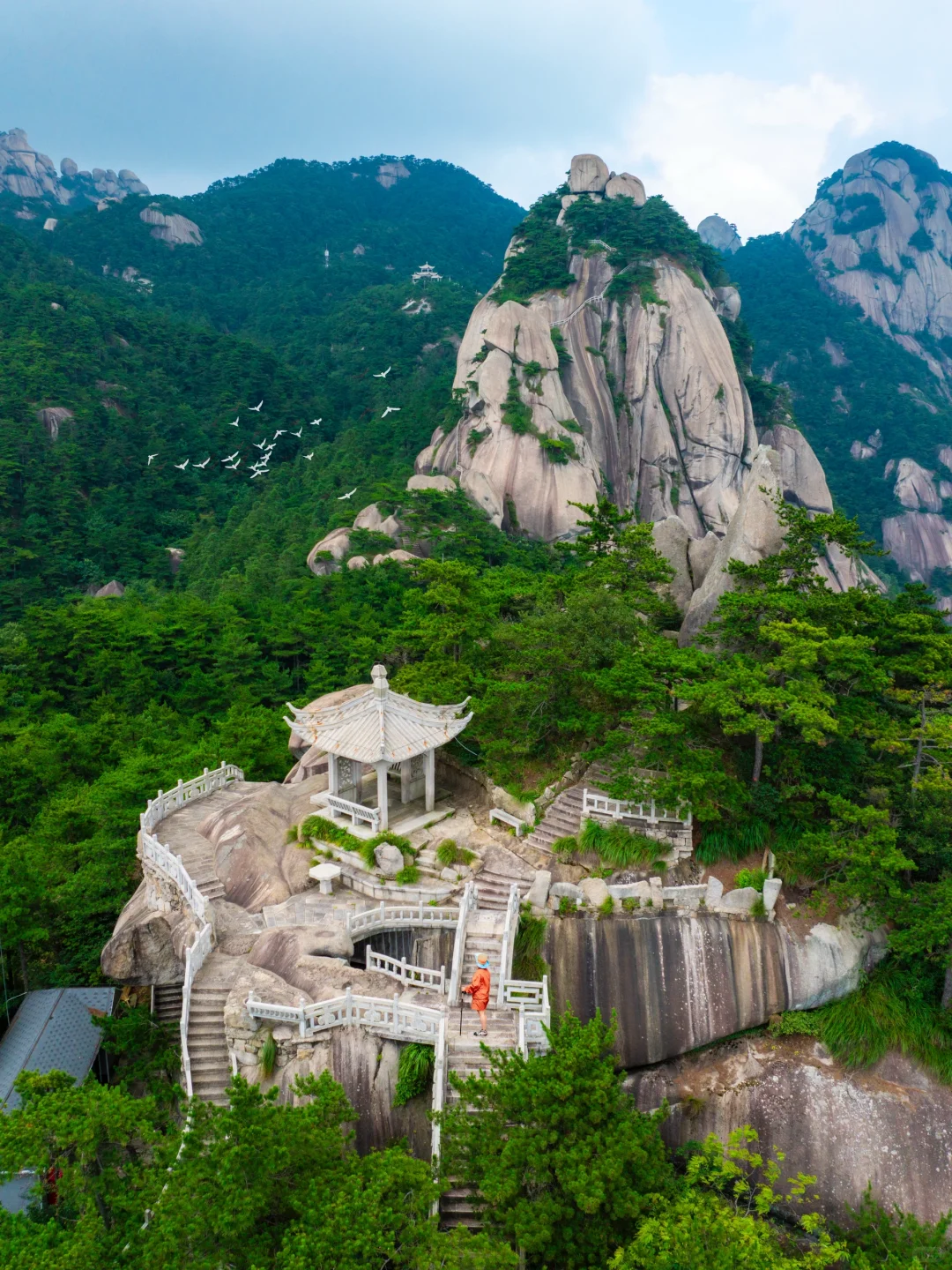 今年爬过最震撼的山‼️我很怕它火😭