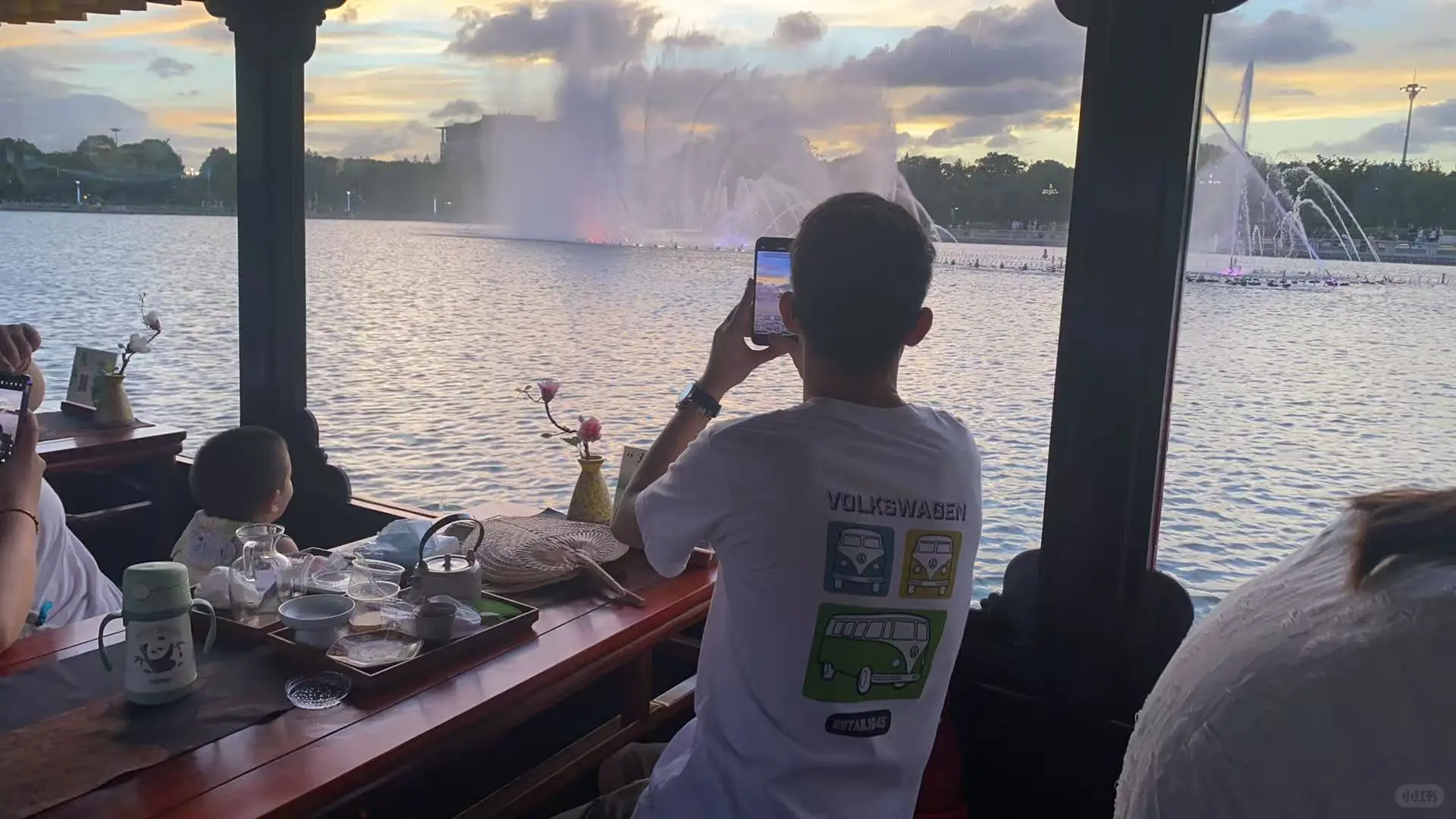 嘉兴南湖的晚霞和喷泉我都要