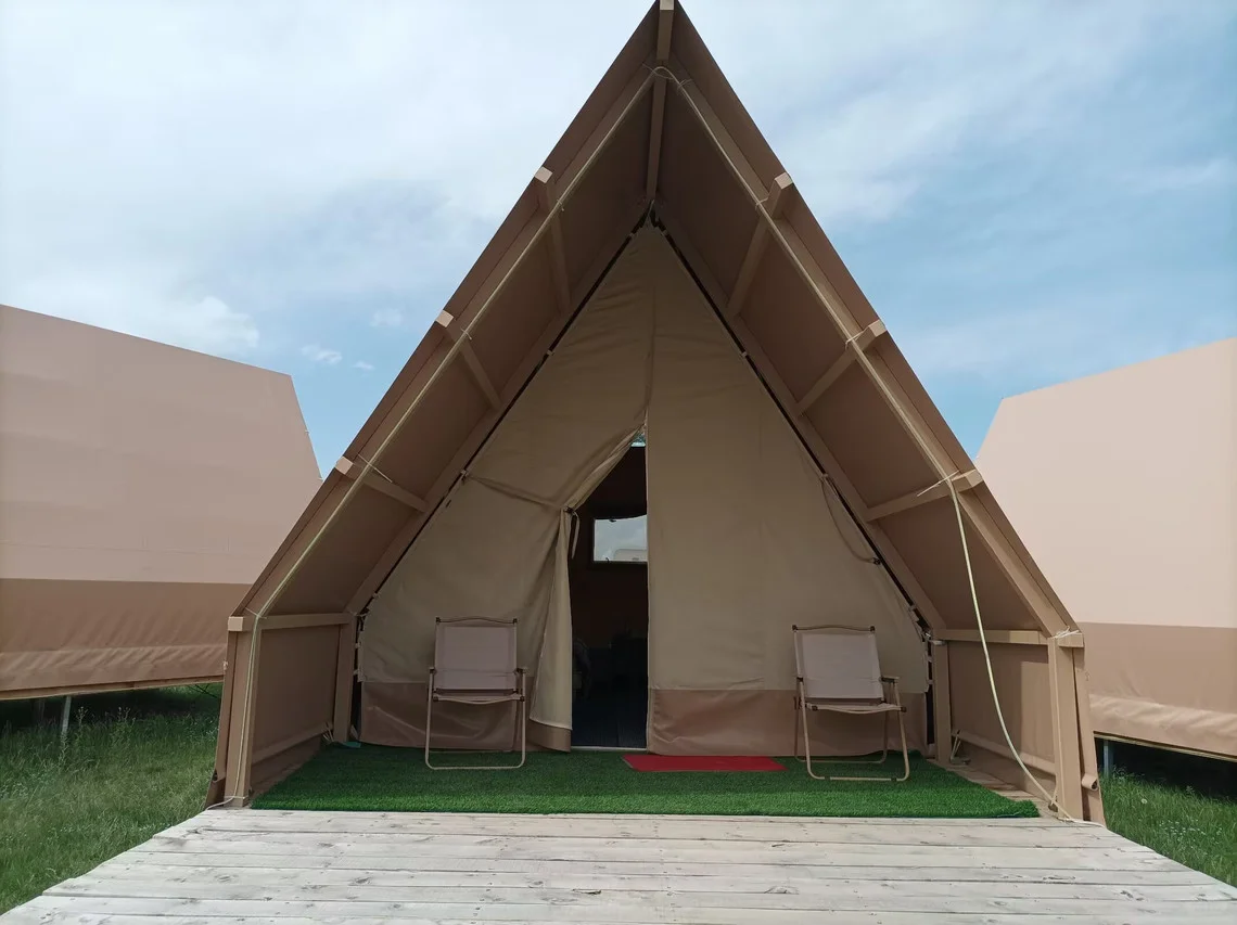 报的新疆游无界旅行社的亲子团,已经走了一