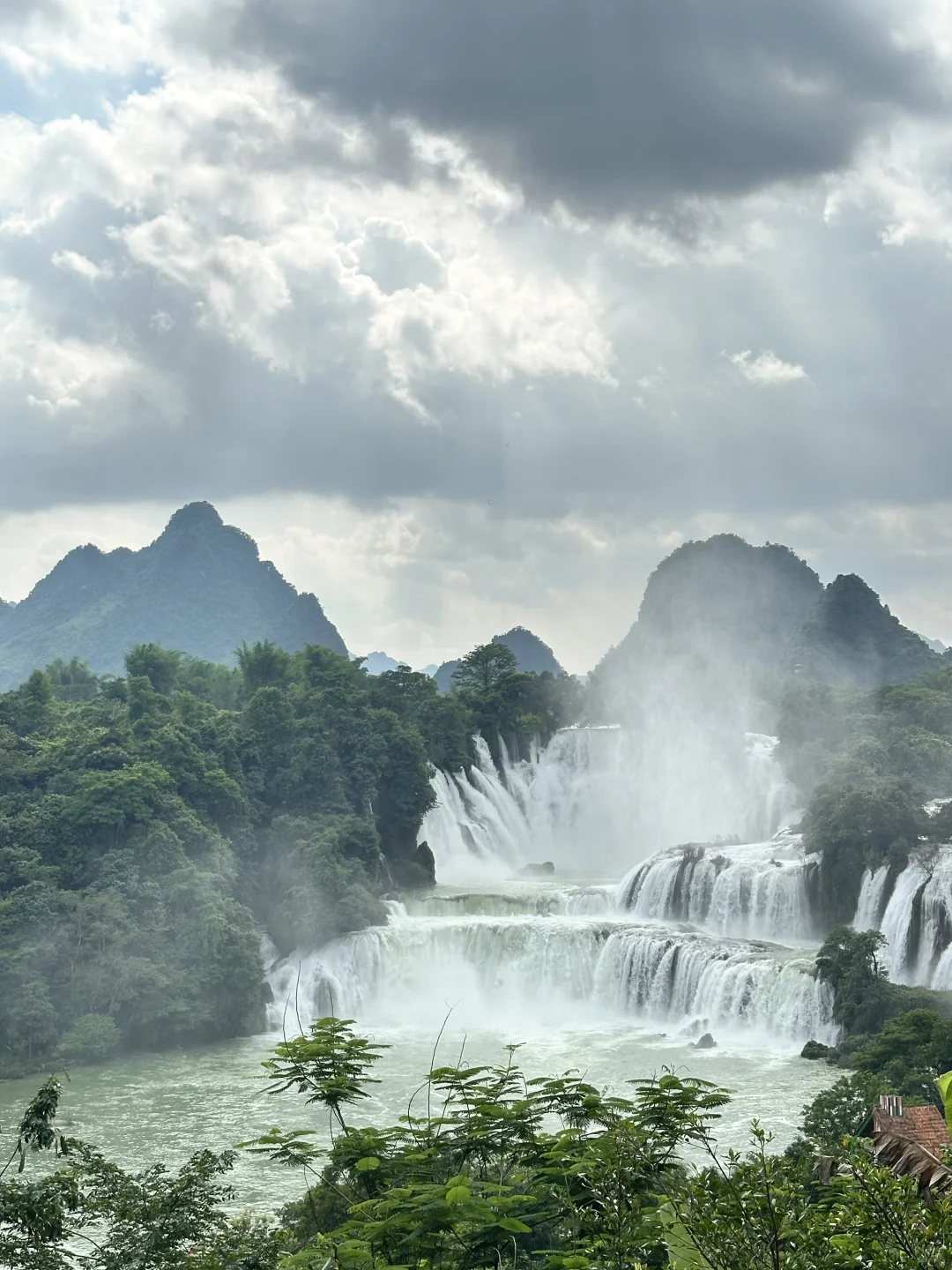 7.12广西崇左德天跨国瀑布实况！真的很壮观！