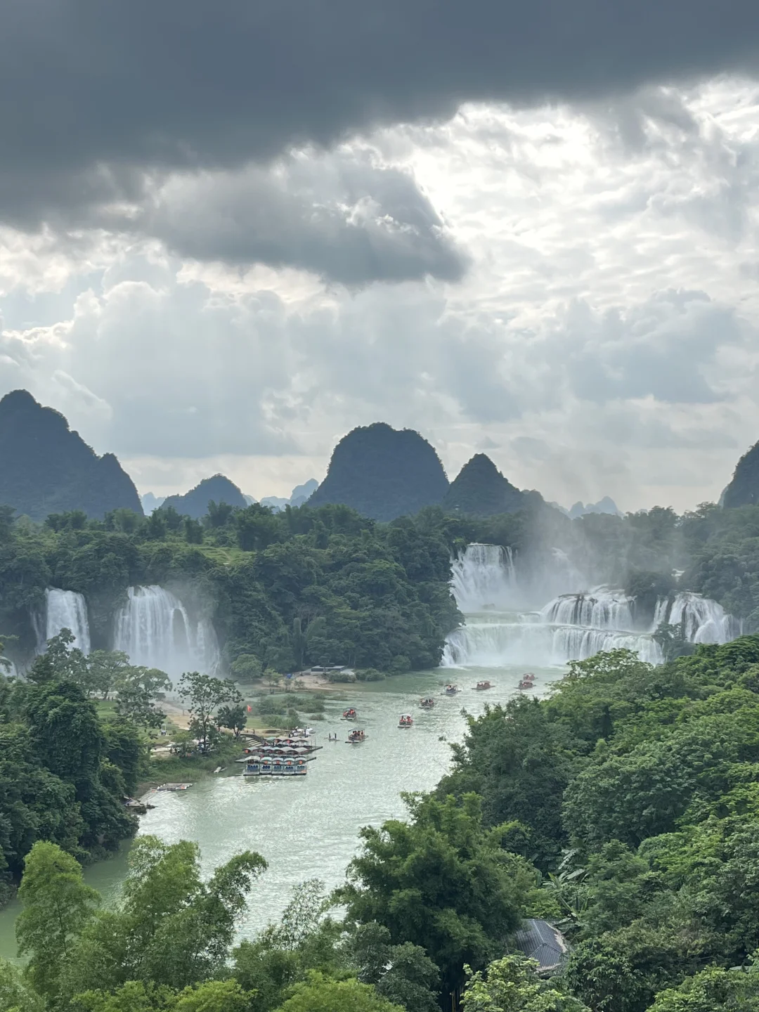 7.12广西崇左德天跨国瀑布实况！真的很壮观！