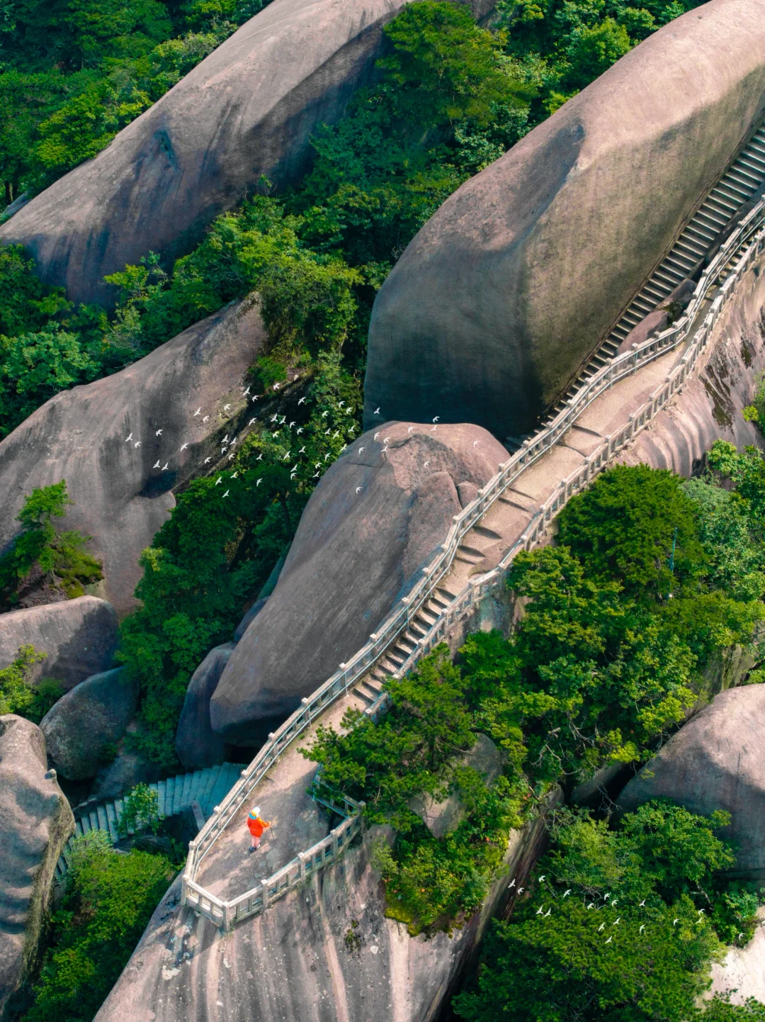 今年爬过最震撼的山‼️我很怕它火😭