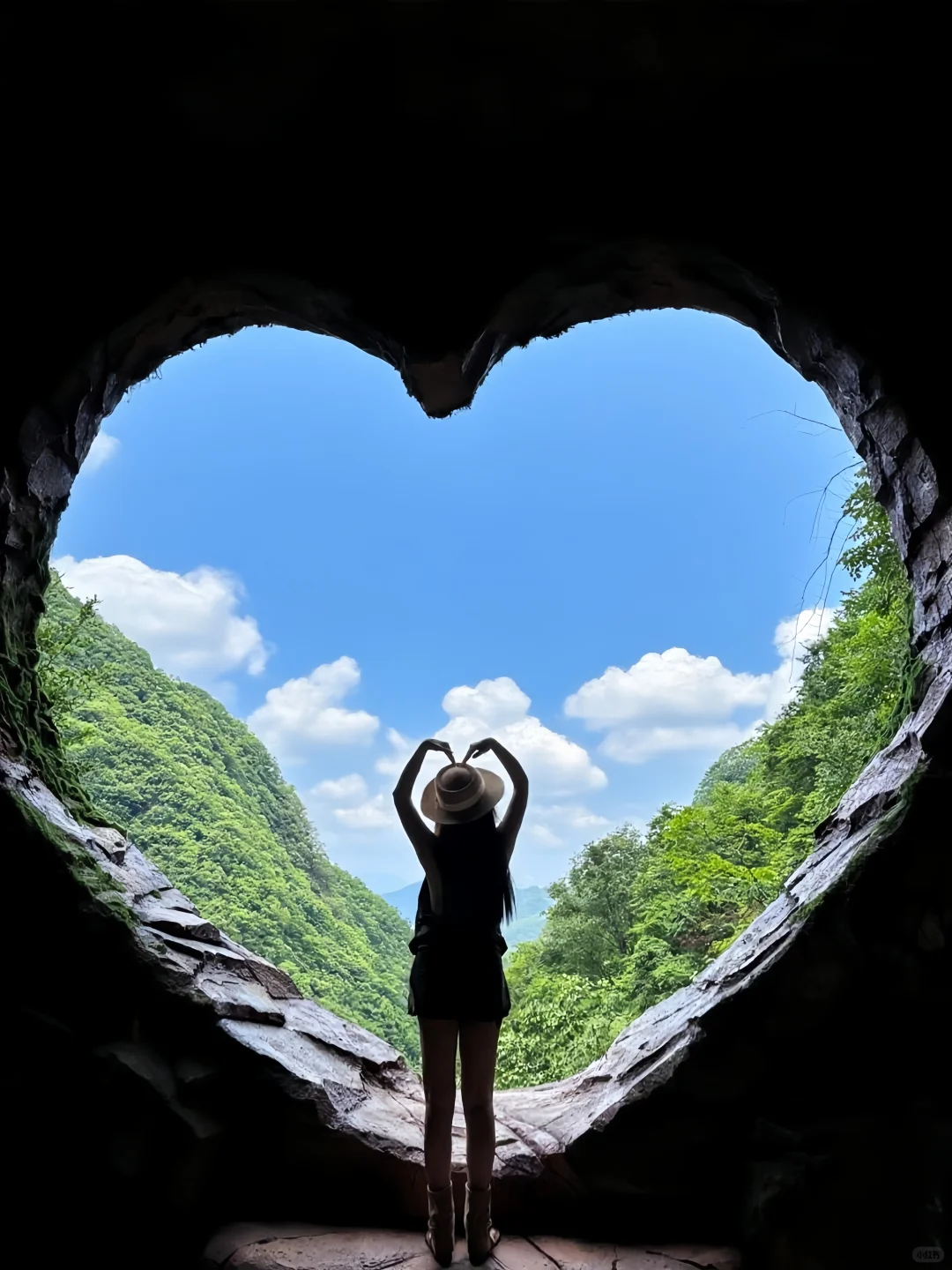 “心洞”一夏🏞️在21度的气温打卡爱心洞💗