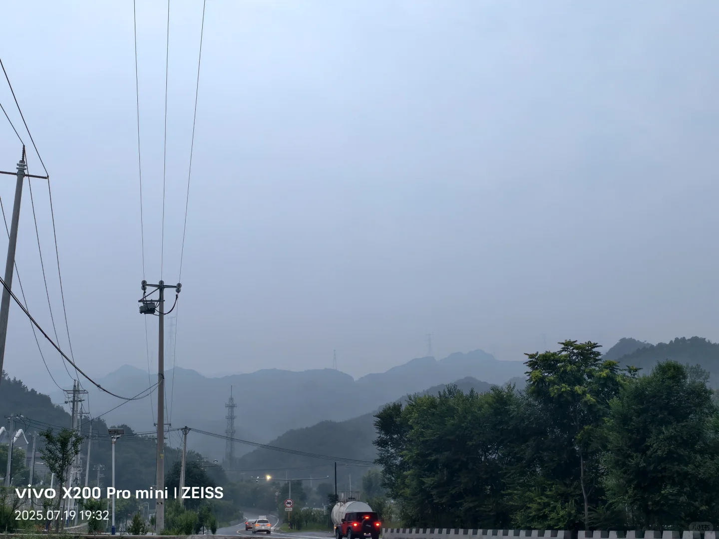 路过碓臼石景区～