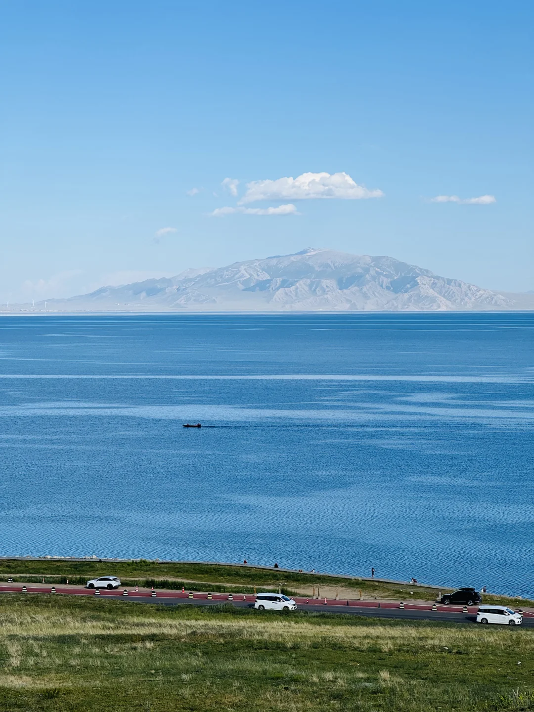 纯净版赛里木湖，逼真的像油画作品