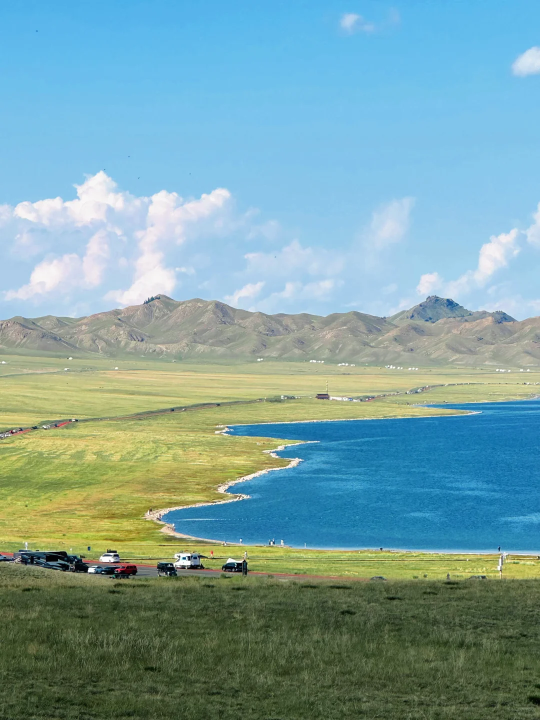 纯净版赛里木湖，逼真的像油画作品