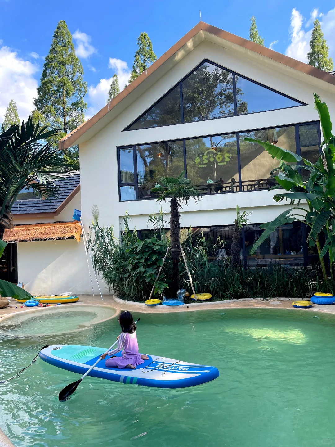 安吉📍住进东南亚风泳池别墅🏝️好chill啊😭