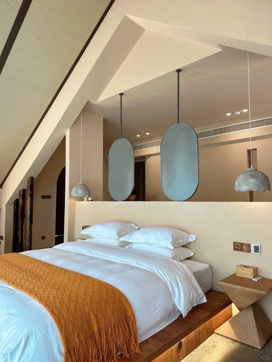 安吉📍住进东南亚风泳池别墅🏝️好chill啊😭