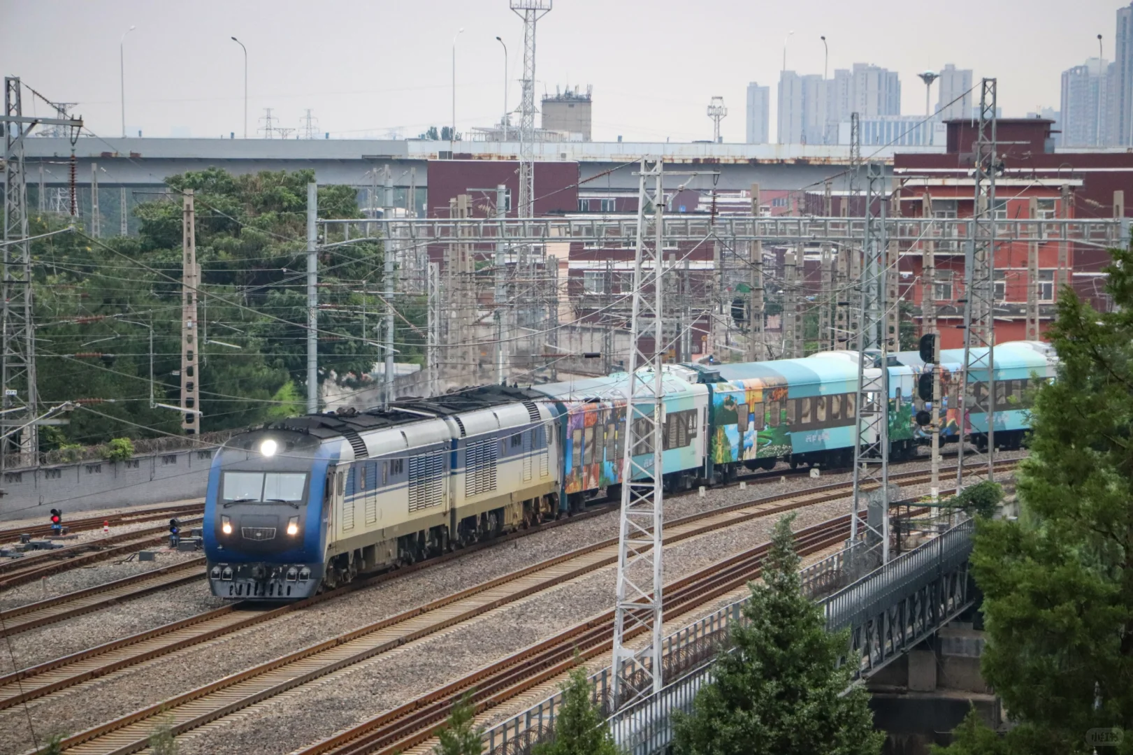 角楼偶遇星光·燕赵号