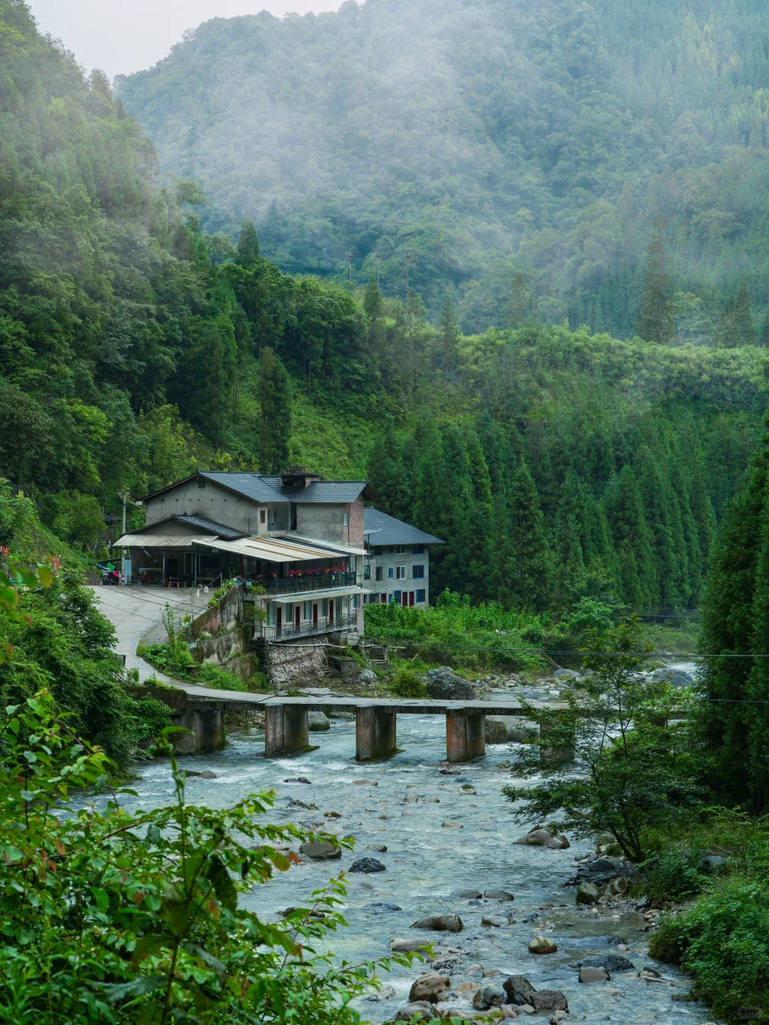 国家地理没骗我,这个避世村落太适合避暑了