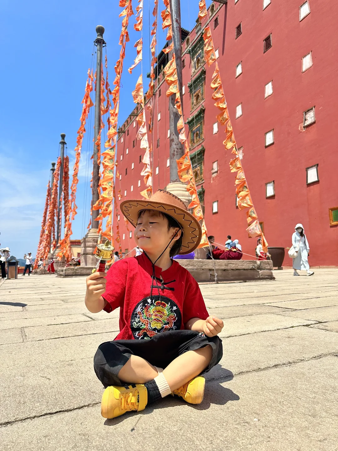 笑死！去了承德避暑山庄，中暑了😂